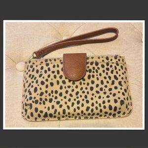 Universal Thread Spotted Animal Print Wristlet Wallet Coin Purse Cheetah Print